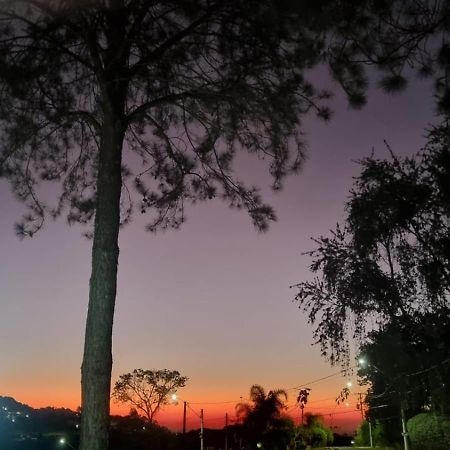 Chales Por Do Sol 塞拉内格拉 外观 照片
